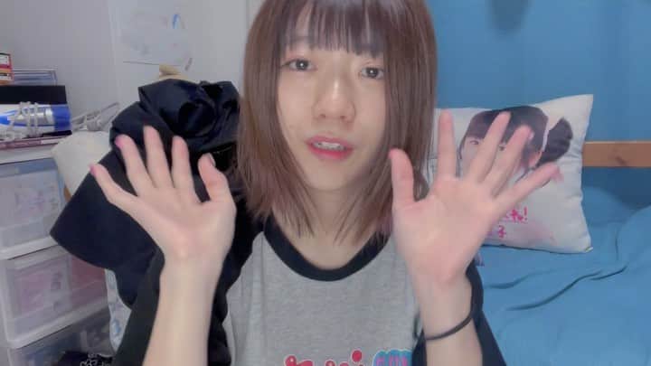ぱいぱいでか美のインスタグラム：「NG動画 . でか美祭のTwitterアカウントで 昨日からカウントダウン動画載せてます〜 それのNG。笑 今日はタイムテーブル公開して てんやわんやになったりしてましたので笑 ストーリーとかハイライトから ぜひ最新のでか美祭情報をチェックしてねー！ . #でか美祭 #動画編集 #VLLO」