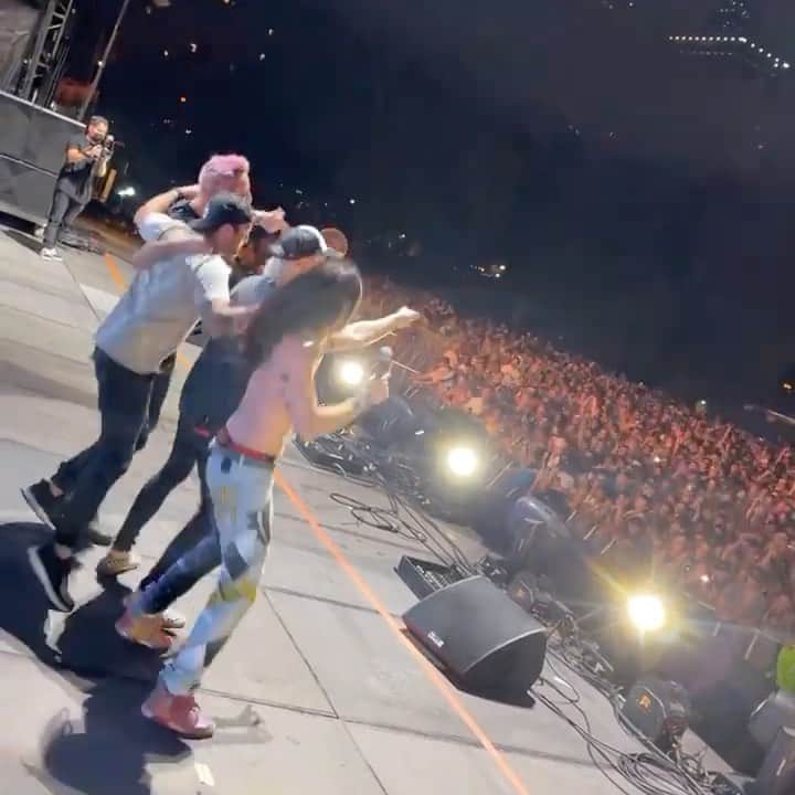 All Time Lowのインスタグラム：「@steveaoki thanks for teaching us directions last night」