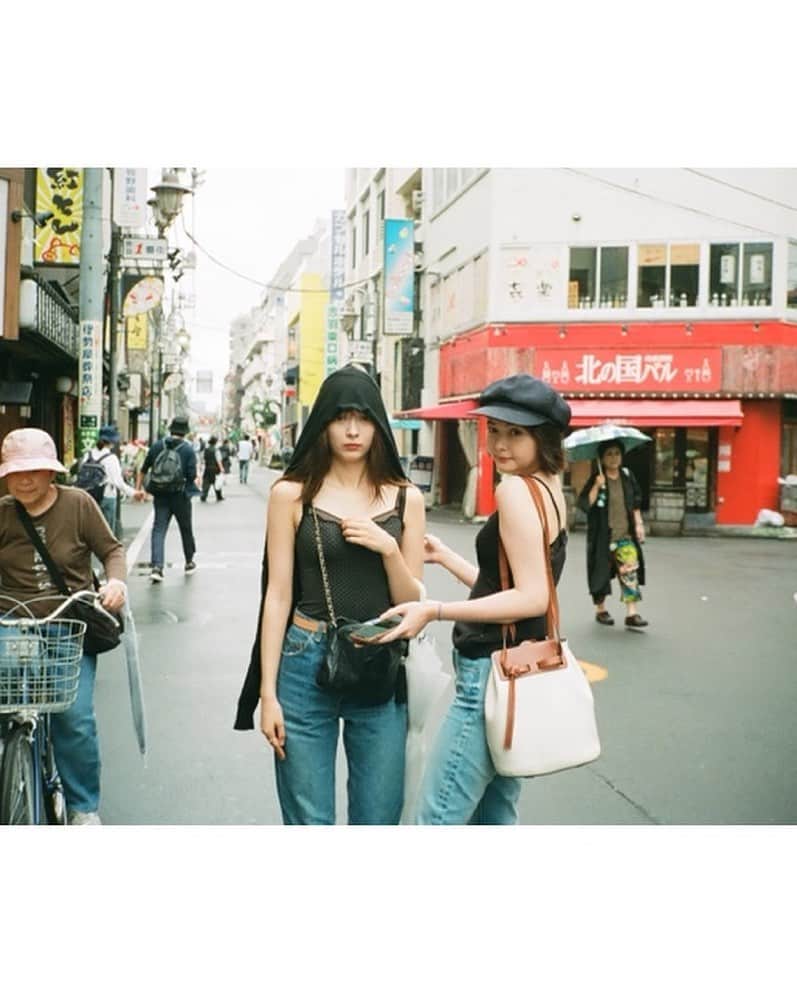 玉城ティナさんのインスタグラム写真 - (玉城ティナInstagram)「2019 07 07  この日打ち合わせなしで 八木と被りすぎた服。なつかし  in 赤羽」7月7日 14時36分 - tinapouty