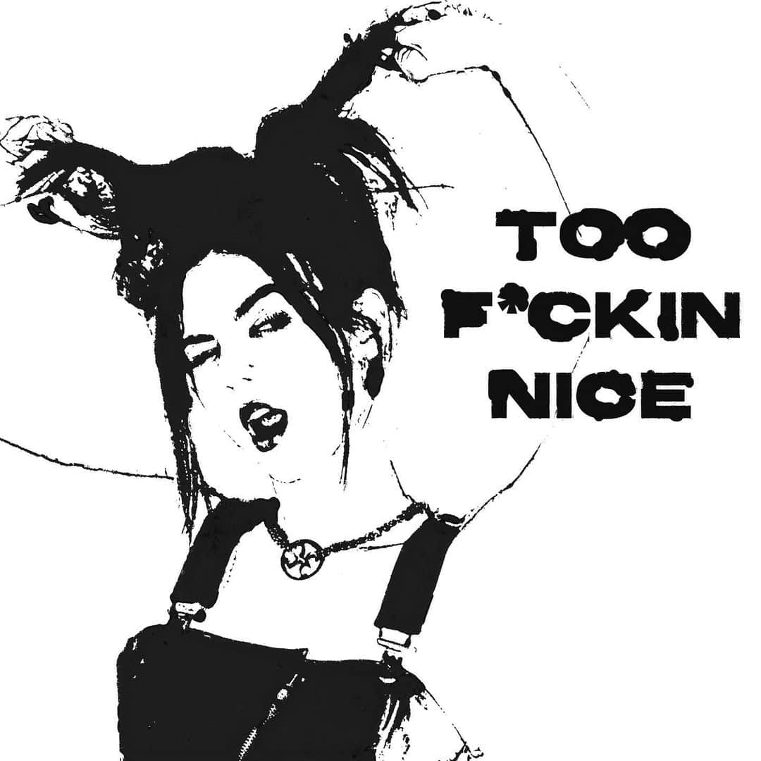 ヴィクトリア・ジャスティスのインスタグラム：「An alt cover art option for #TooFcknNice 🤍🖤🤍 Have you heard my new song yet? Check it out at the link in my bio & GO STREAM💋 & big thank you to everyone that’s been listening 🙏🏼」