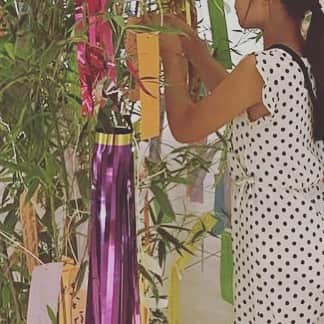 のインスタグラム：「なんのお願いごと書いてるのかな。 #七夕」