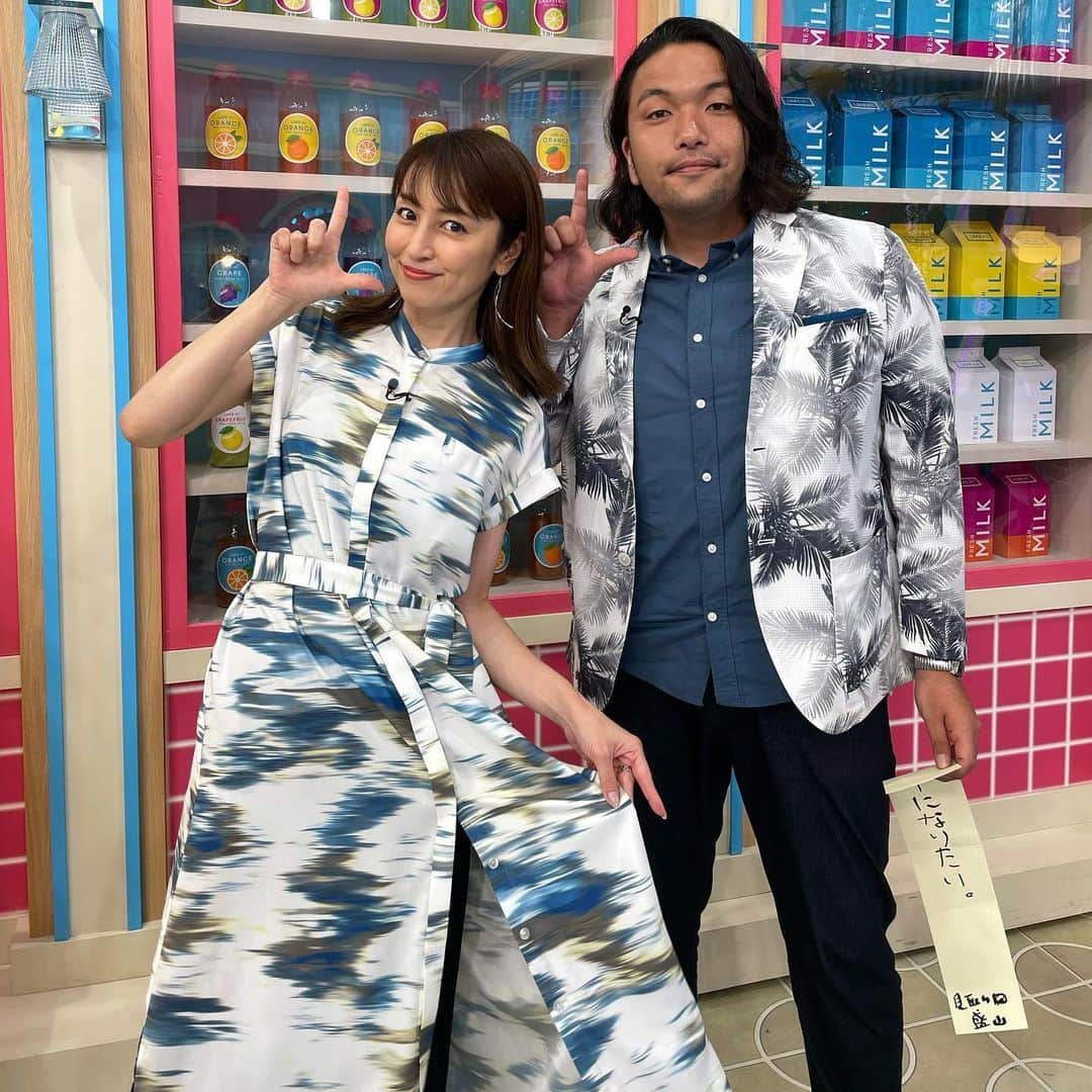 矢田亜希子さんのインスタグラム写真 - (矢田亜希子Instagram)「本日もラヴィット！ ありがとうございました‼︎ いつも楽しい時間です☆ #ラヴィット#水曜日#tbs#盛山さんとペアルック風#七夕#短冊#願い事#石垣島#満天の星空#天の川 衣装は @josephstudio_jp  @ow_pressroom  @beigecomma @vendomeaoyama_official @sergiorossi」7月7日 11時58分 - akiko_yada