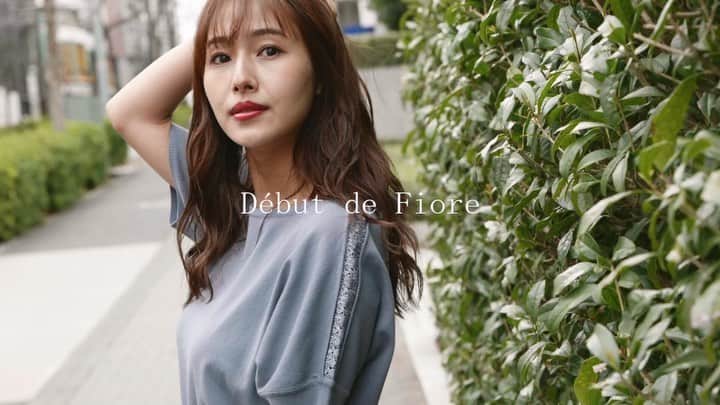 Debut de Fioreのインスタグラム：「初夏のワントーンstyle‥🎋✨ ⁡ 袖レースドルマンプルオーバー ¥13,400 アシメ切り替えフラワースカート ¥16,500 ⁡ ⁡ ⁡ ⁡ #レッセパッセ #laissepasse #デビュードフィオレ #debutdefiore  #laissepasseonlinestore #レッセパッセオンラインストア #新作 #ニット #ニットコーデ #スカート #スカートコーデ #プリントスカート #お仕事コーデ #お仕事服 #通勤 #ワントーン #ワントーンコーデ #summercoordinate #石川理咲子 さん」