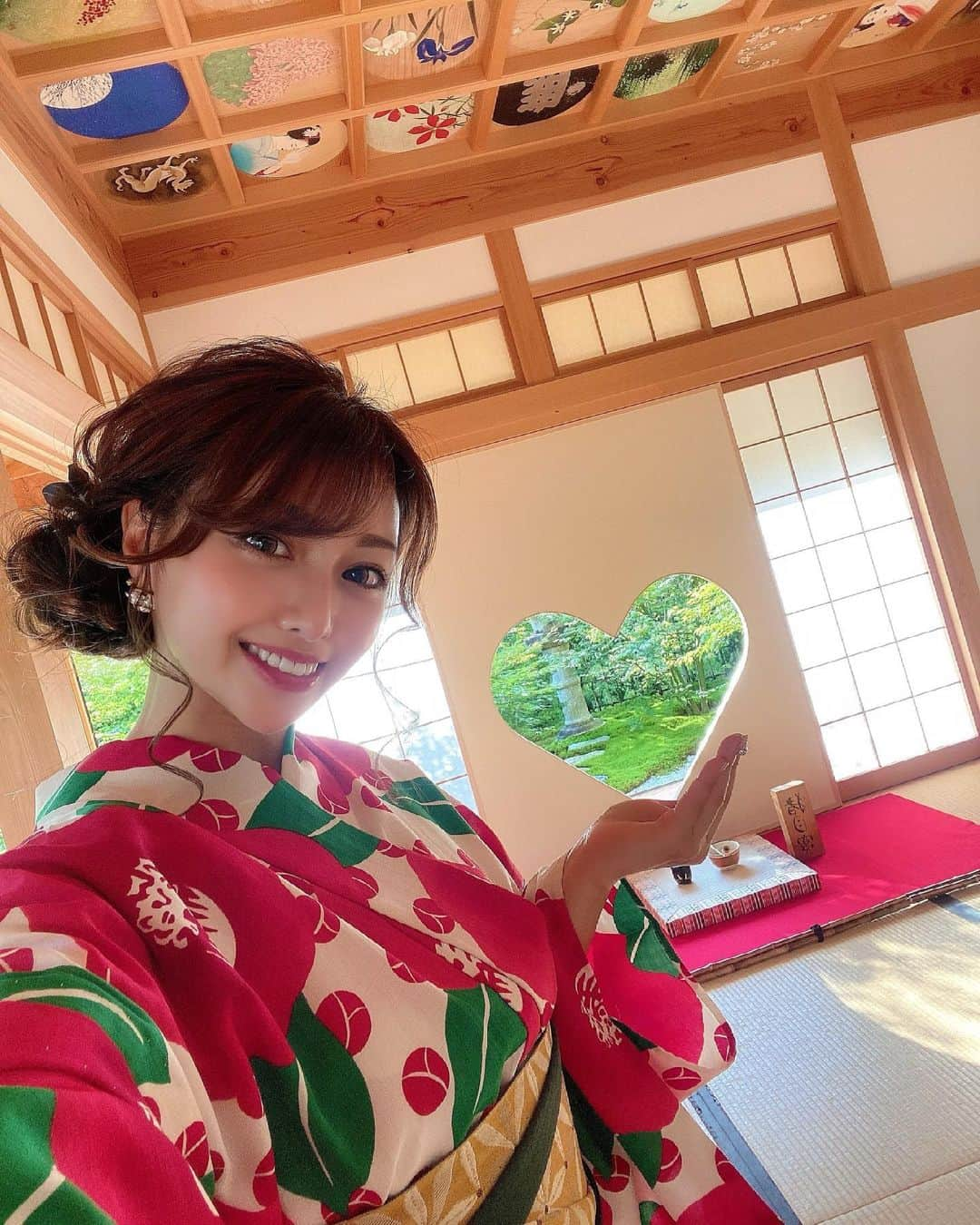 まゆさんのインスタグラム写真 - (まゆInstagram)「七夕🎋やね💗 雨の中織姫と彦星 会えたかな🥺？？💫 ここ数年七夕は雨な気がする🤔 七夕に降る雨のことを『催涙雨』って言うやって💡✨ #京都観光 #京都  #正寿院#猪目窓#京都宇治 #ハート#新緑#そうだ京都行こう #そうだ京都へ行こう #kyotojapan #ハート窓 #ハート窓 #💚 #夏の風景  #kyoto#日本の風景」7月7日 13時24分 - mayumixx119