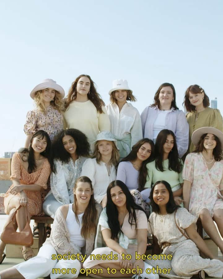 Amelia Zadroのインスタグラム：「Loved being a part of the new @sportsgirl campaign with an amaaazing group of women! Thanks for giving us a space to share our stories together and inspire each other @sportsgirl 💖 #BeThatGirl #ad」