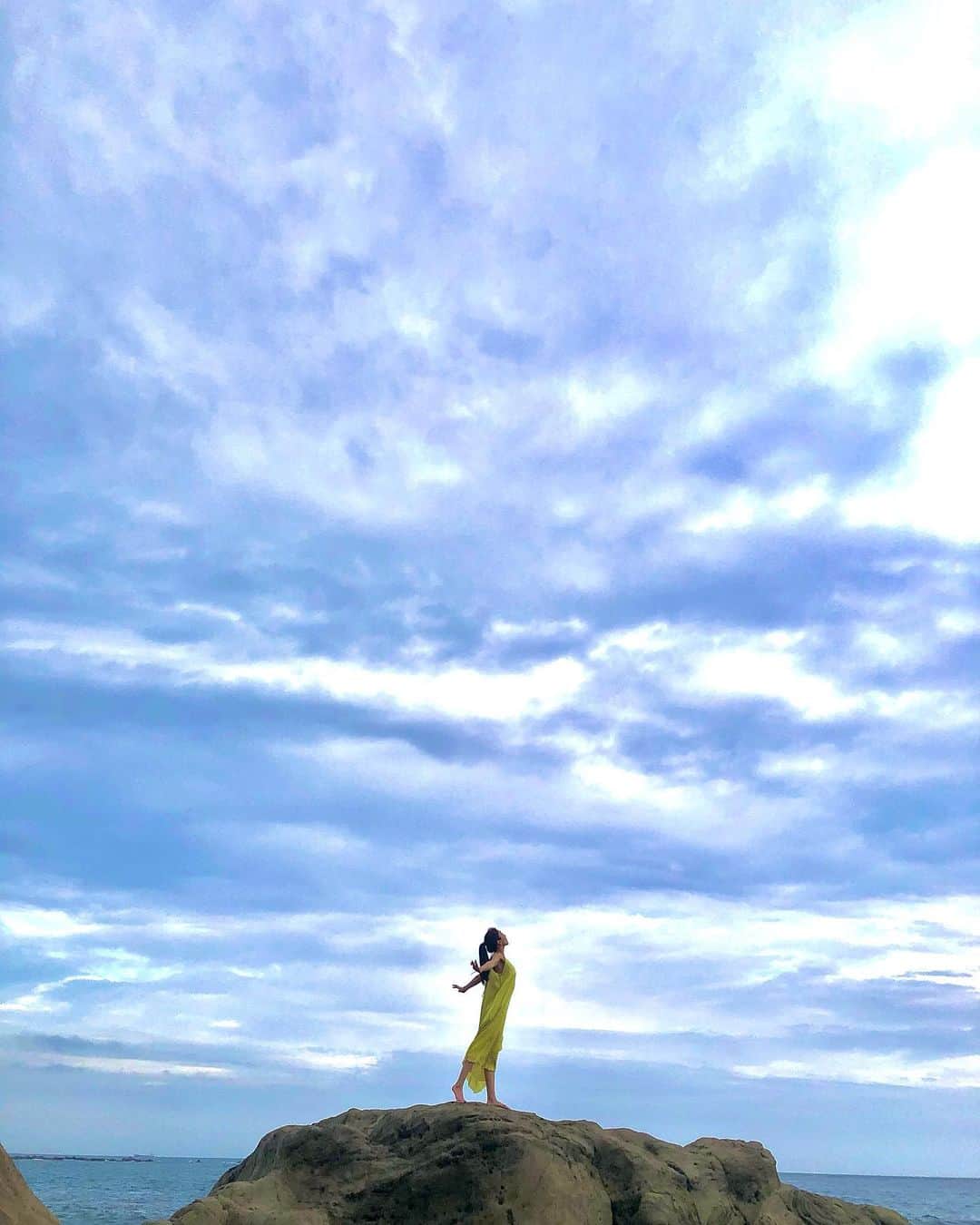 文音のインスタグラム：「. “Sky is the limit.”  🎋💫 #七夕 君は誰を想う.  The 7th of July. #tanabata #starfestival🎋   絵みたいな空だった。🎨」