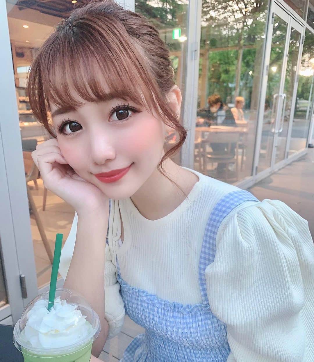 のインスタグラム：「⋆ 蒸しあつーーーい！🤢  ノースリーブ短パンで過ごしたい季節ですね🥺(はやい)  #ootd #fashion #instafood #instagram  #hairstyle #outfit #code #instafashion  #ファッション #撮影 #ヘアスタイル #ヘア  #コーディネート #コーデ #今日の服」