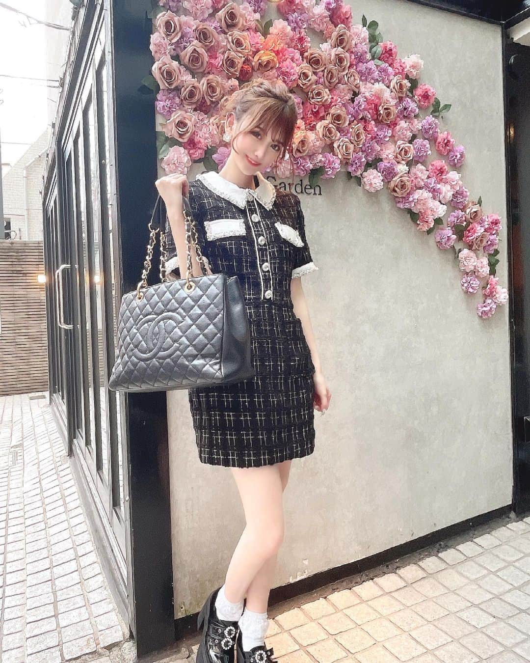 ゆうめろさんのインスタグラム写真 - (ゆうめろInstagram)「・ ・ この日の全身コーデ👗♡ ワンピースは ( @selectshop.ecrea ) ツイードワンピって可愛いよね🥰！！ ・ 今日も ( @lesanges_sands )に行って来たよ！ ビーストロングっていうマシーンでおしり痩せと 脚やせマッサージしてもらったよ✨ おしりが10センチも小さくなったんだ😭💭 いつもありがとうございます💐 ・ #韓国ファッション  #今日のコーデ  #痩身エステ」7月7日 20時12分 - yk.o0