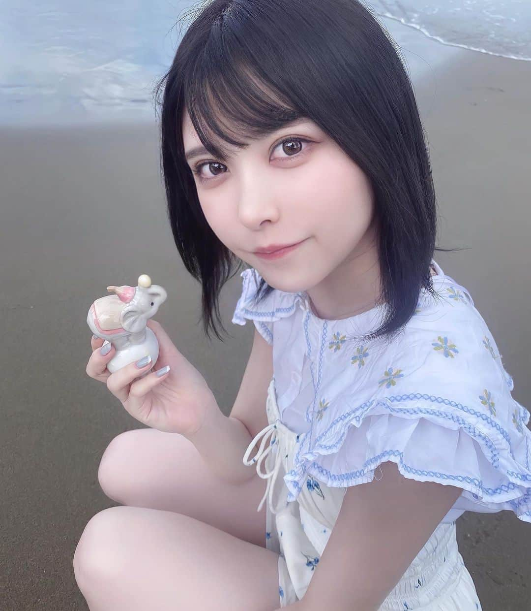 小此木流花さんのインスタグラム写真 - (小此木流花Instagram)「夏ーーー🌀🌀🌀🌀  あついのきらい 髪の毛真っ黒で短い！  #ブラウス#h&m #ワンピース#zara  #黒髪 #黒髪ボブ」7月7日 20時50分 - okonogi_ruka