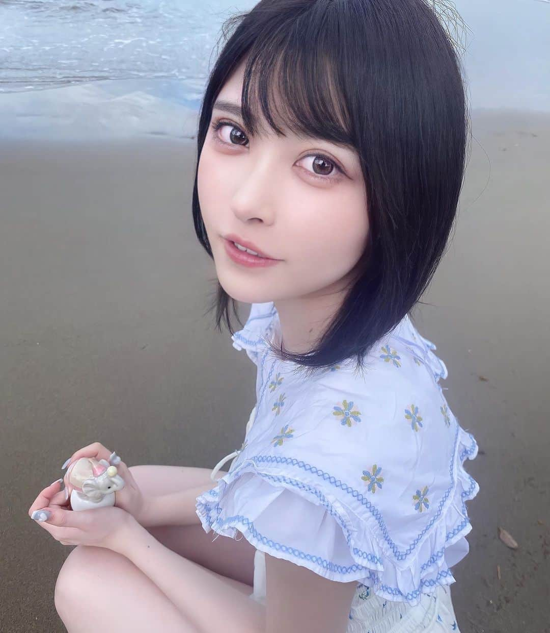 小此木流花さんのインスタグラム写真 - (小此木流花Instagram)「夏ーーー🌀🌀🌀🌀  あついのきらい 髪の毛真っ黒で短い！  #ブラウス#h&m #ワンピース#zara  #黒髪 #黒髪ボブ」7月7日 20時50分 - okonogi_ruka