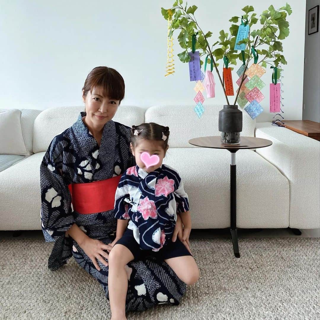 Shokoさんのインスタグラム写真 - (ShokoInstagram)「＊Lifestyle＊ Celebrating Japanese Tanabata (Star festival) in Singapore. I was hoping we could celebrate this in Japan with my daughter but with the travel restrictions we couldn’t. So I asked my mother to send the Yukata (summer kimono) she used to wear and the Jinbei (kids kimono) that I used to wear 40 years ago. ・ I’m very grateful that my mother kept the Yukata in good shape after 50+ years so that she can hand them down to me. Also the kids kimono that I wore when I was 2 years old. ・ 40 years fast forward I can now have my own daughter wear the same Jinbei I used to wear when I was her age. ・ The picture is me with my sister and my mother 40 years ago. Simple  things like this can last for ages. And I feel that these meaningful things are the most luxurious.」7月7日 22時39分 - simplytokyo