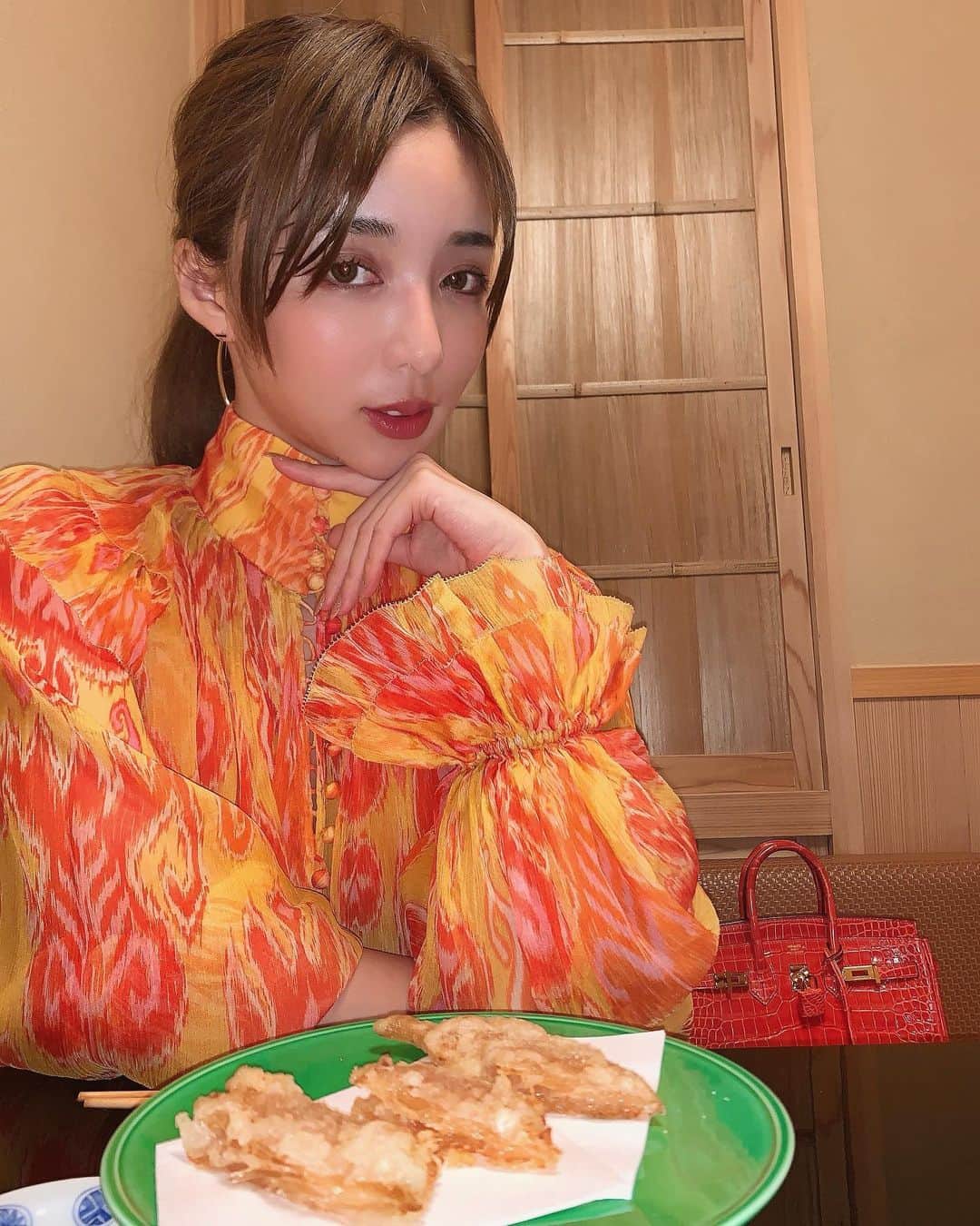 濱野りれさんのインスタグラム写真 - (濱野りれInstagram)「🧡🧡🧡 #kadowaki  At the beginning of the year, I always eat "Osechi" of this restaurant🧡That's how much I love it😘  This time I made a reservation with Omakase for the first time. Easier and more convenient than calling😍 . . 毎年おせちを頼むかどわきさん🧡 大好きな和食屋さんの一つ☺️ 最高にパンチがあって 最高に満足感があって 本当好みの味🤤✨✨ . . #omakase #tokyogourmet #michelin #michelinstar #michelinguide #japanesefood #japaneserestaurant #tokyoeats #washoku #rirelog #かどわき #ミシュラン #ミシュラン3つ星 #和食 #食べログ高評価 #食べログ4超え #六本木グルメ」7月7日 22時47分 - riregram