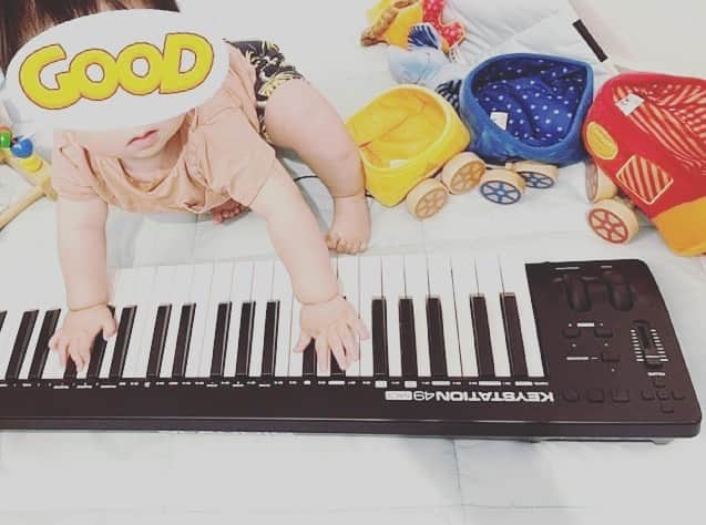 川田裕美さんのインスタグラム写真 - (川田裕美Instagram)「🎶♫👶🎹♬♪」7月8日 8時21分 - hiromikawata163