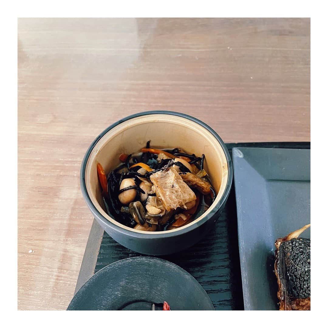 柏木作夢さんのインスタグラム写真 - (柏木作夢Instagram)「カレイの煮付け🐟  肉厚ジューシーボリューム満点  #nagimeshi  #カレイの煮付け  #foodporn  #おうちごはん #鰈 #肉厚 #ボリューミー #カレイ」7月8日 8時23分 - samukashiwagi