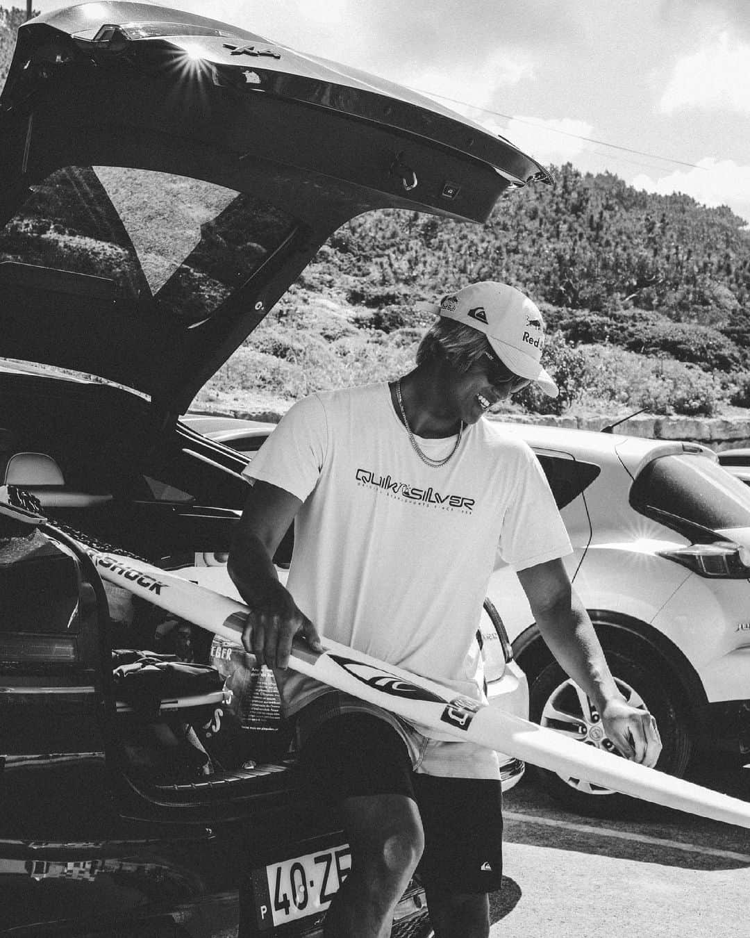 五十嵐カノアのインスタグラム：「Sharpening the tools today with the the boys. Olympics mode 😈 @galhardo18」