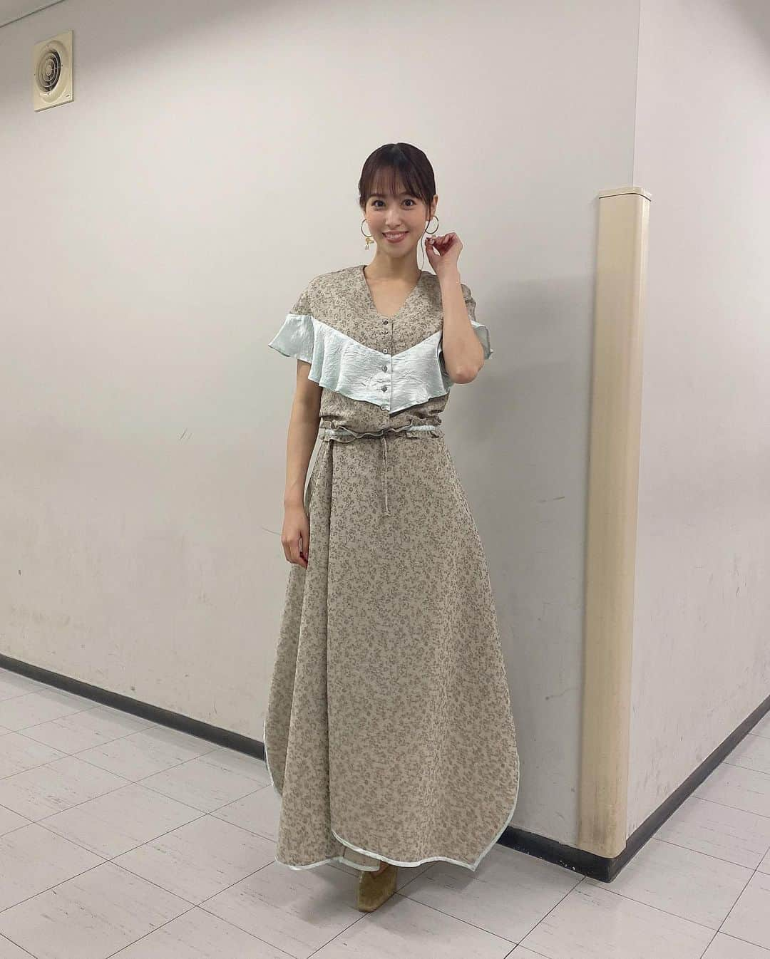 鷲見玲奈さんのインスタグラム写真 - (鷲見玲奈Instagram)「. 本日よる7時からTBS系にて放送のプレバト!!に出演します✨  今回新コーナーのバナナアートに挑戦させて頂きました☺️ そして過去3回連続才能ナシの俳句も！！！😱  見てほしいような見てほしくないような…🙈💭笑  ポーズはバナナのつもりです！酷い🤣  👗 @koll.official 👂 @matildarose_official 👠 @randa_pic  #ぜひご覧下さい #プレバト #バナナアート #俳句」7月8日 0時41分 - sumi__reina