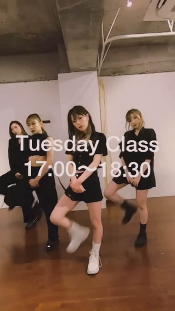 のインスタグラム：「* * * * dundun／EVERGLOW * * 来週からのもたのしみー♥️！ * @dankdancestudio  @mmme0904  @yumistyle0927  * * #dance #kpop #kpopdance #dundun #everglow #coverdance #dancestudio #ダンス #ダンス動画 #韓国ファッション #댄스 #趣味 #dancemoves」