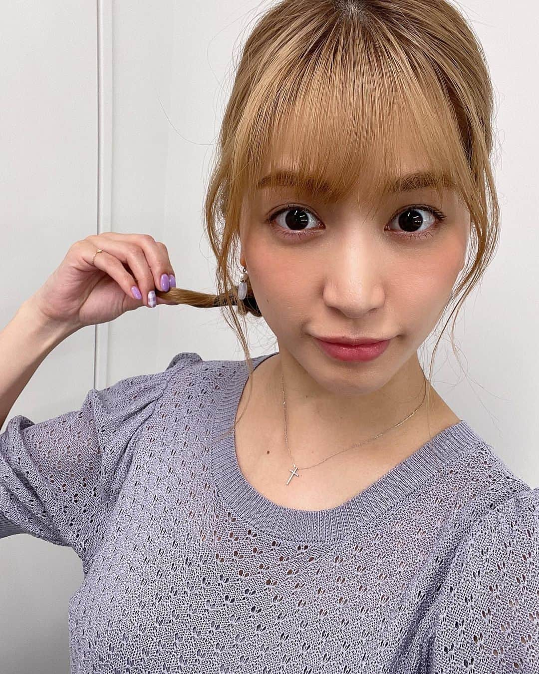 大島麻衣さんのインスタグラム写真 - (大島麻衣Instagram)「リボン編み込み可愛い🎀♡ 久しぶりの福ちゃんメイクの日でした💄 @masaakifukugawa  メイクが変わると雰囲気も変わるよね🤩だからメイクって楽しい💋 #makeup #福ちゃんメイク #헤어스타일 #헤어메이크업 #메이크업 #메이크업스타그램」7月8日 18時44分 - maioshima911