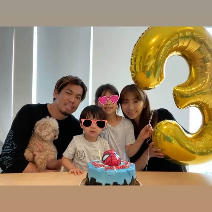 前田早穂のインスタグラム：「July 6th was my son's birthday. Happy 3rd Birthday to my dearest son😍I can’t believe that you are THREE😍 You are so energetic even in the morning!  Wishing you many, many more happiness!! 7月6日は息子の誕生日でした。３歳になりました。朝から元気いっぱいで、いつも面白いことを言って笑わせてくれる可愛い息子くん。これからも彼に沢山の幸せが訪れるよう願っています🥰 #誕生日#birthday#birthdaycake#spiderman」