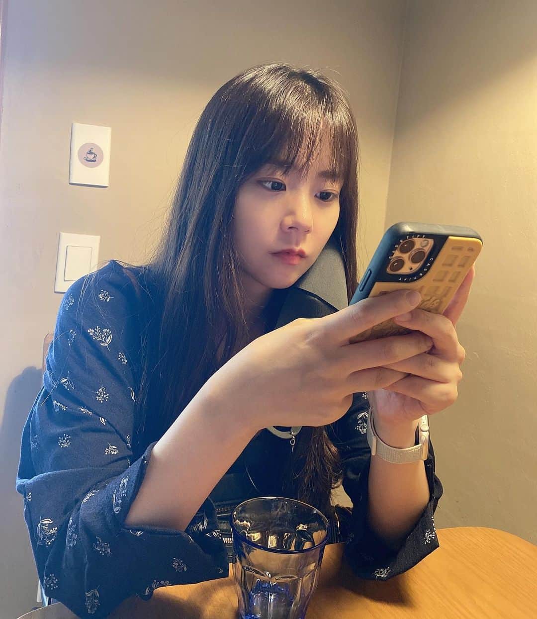 ハン・スンヨンのインスタグラム：「bored 왕큰손」