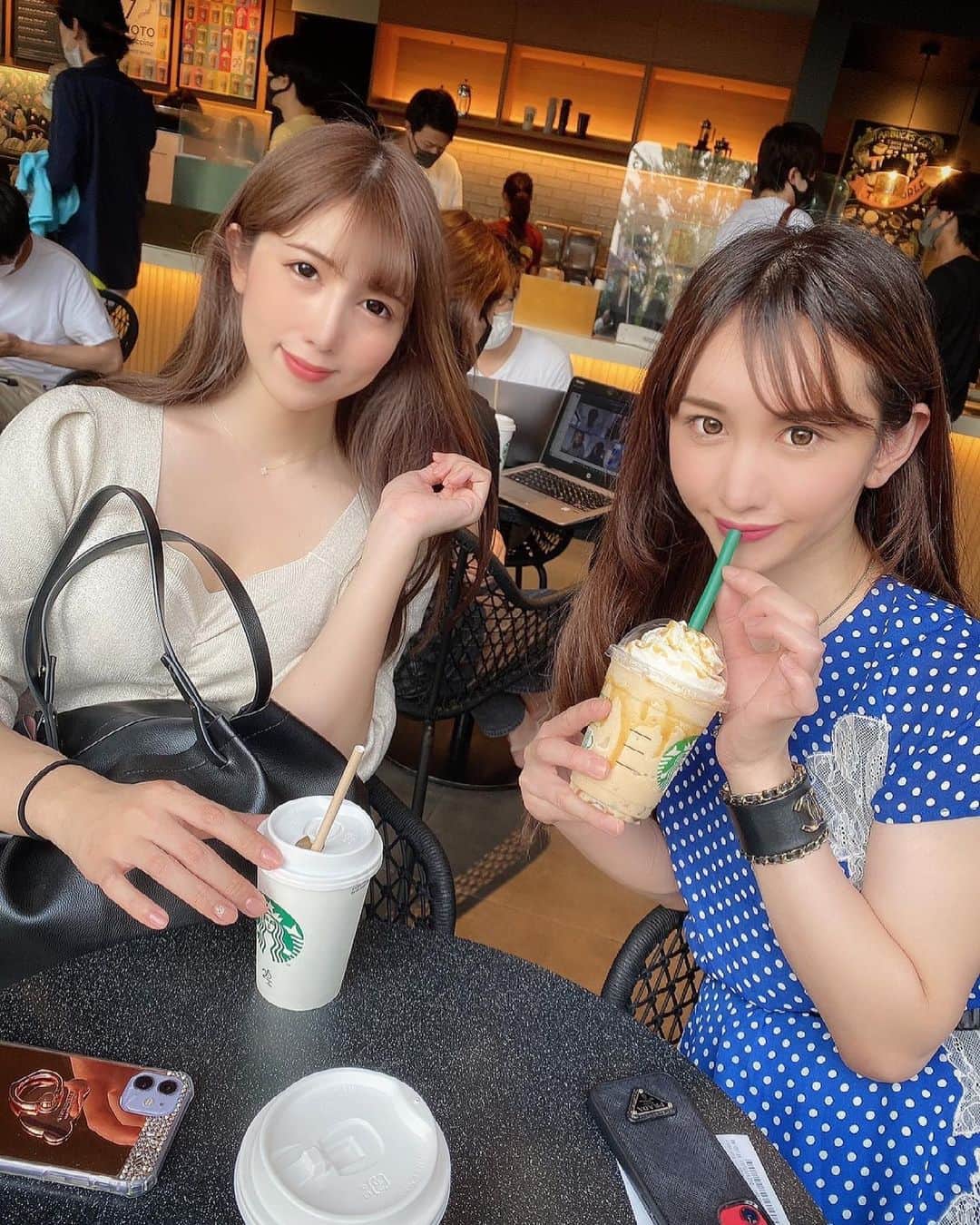 橘芹那のインスタグラム：「#スタバ新作 #47jimotoフラペチーノ   ▫️東京JIMOTOフラぺ🍦 東京 オリジン コーヒー ジェリー キャラメル フラペチーノ® ＋#エクストラホイップ   甘すぎずコーヒージェリーの食感も良かった💕 旅行行ったら各都道府県の試してみたい💕  #原宿カフェ #表参道カフェ #スタバ #スタバ好き #フラペチーノ #ご当地フラペチーノ #甘党女子 #スイーツ巡り #カフェ巡り #女子会 #お散歩 #インスタ映え #インスタグラマー #インフルエンサー #いいね #いいね返し #おすすめ #instagood #instalike #instacafe #starbucks #starbucksjapan」