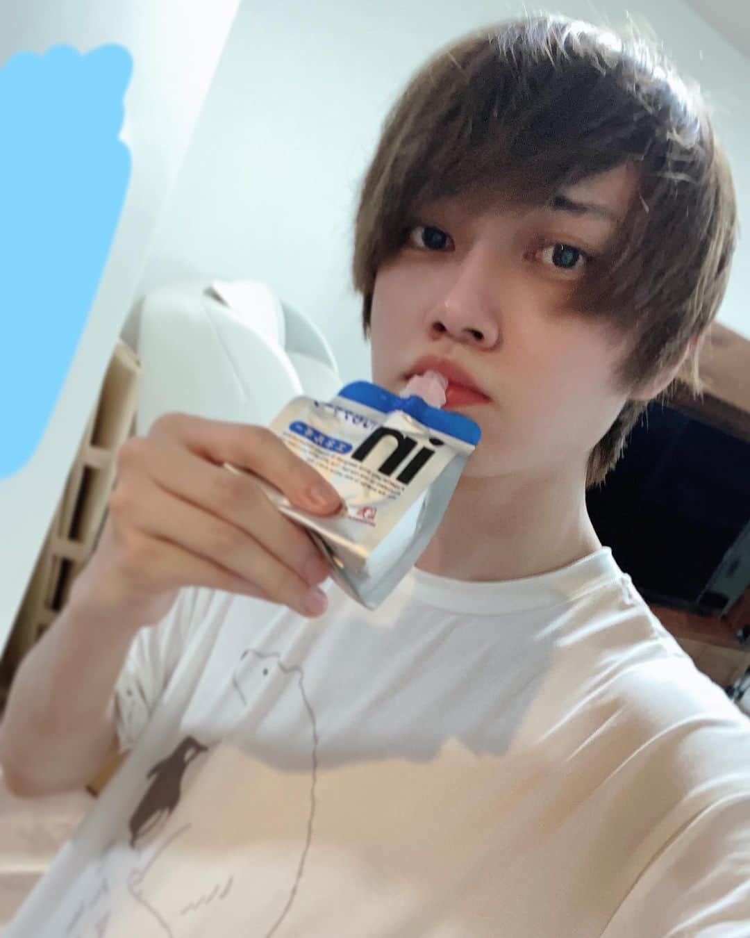 そらびびのインスタグラム：「風呂上がりにウィダー飲むゴミ #ウィダーインゼリー」