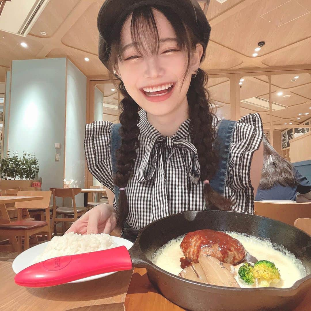 あかせあかりさんのインスタグラム写真 - (あかせあかりInstagram)「沢山チーズかかっていて美味しかったし、お昼からでもペロッと食べられちゃう味でした~👏🏻🤍美味しかった!!  #お昼ご飯 #cheesekitchenracler   fashion👗♡ ﾄｯﾌﾟｽ #anmille  ﾎﾞﾄﾑｽ #anap」7月8日 19時53分 - akaseakari_official