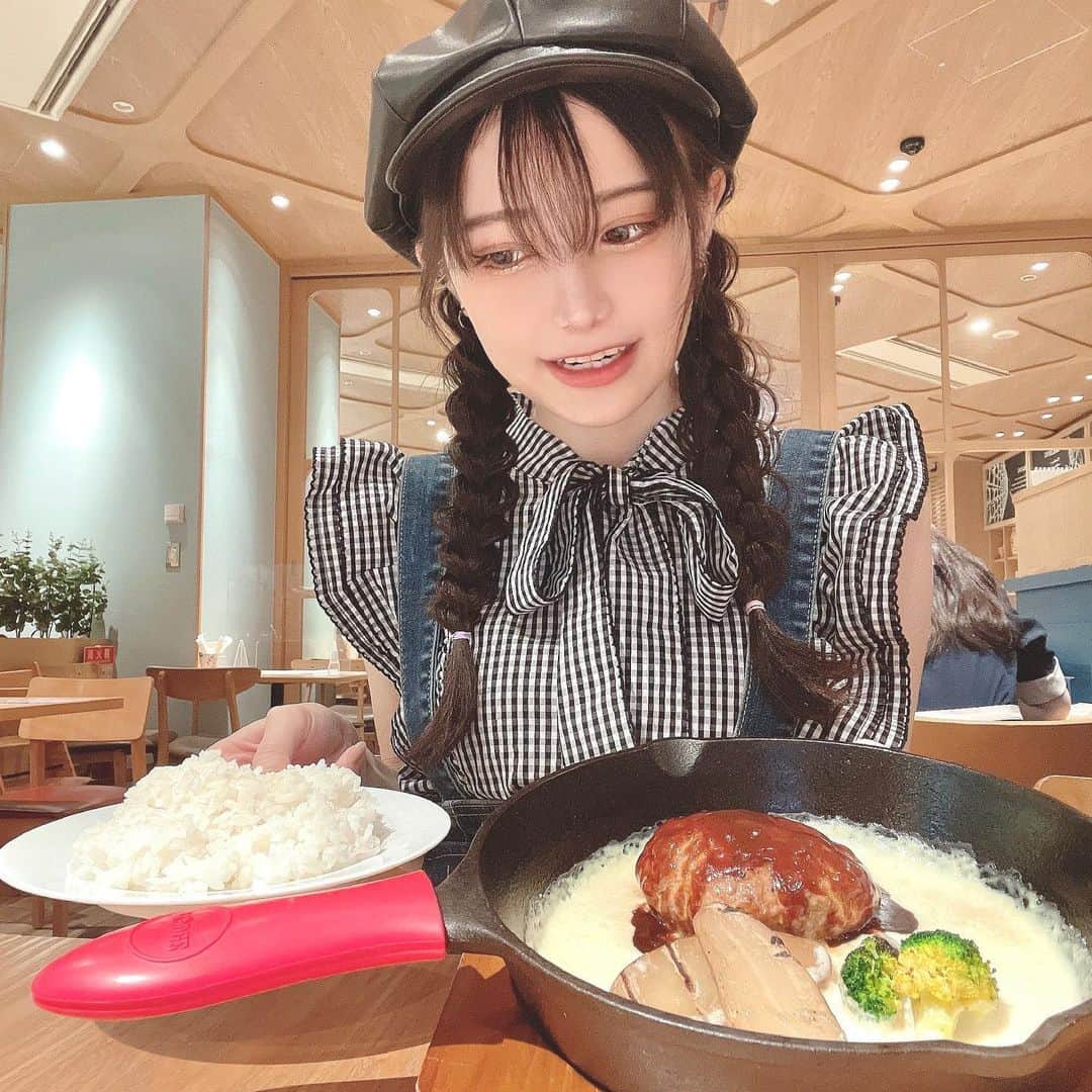 あかせあかりさんのインスタグラム写真 - (あかせあかりInstagram)「沢山チーズかかっていて美味しかったし、お昼からでもペロッと食べられちゃう味でした~👏🏻🤍美味しかった!!  #お昼ご飯 #cheesekitchenracler   fashion👗♡ ﾄｯﾌﾟｽ #anmille  ﾎﾞﾄﾑｽ #anap」7月8日 19時53分 - akaseakari_official