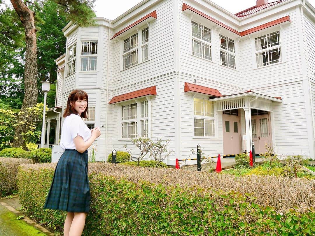 西原さつき（さつきぽん）のインスタグラム：「* ⁡ 先日、東村山市にある明治学院中学校さんへ行ってきました🌼 校舎がとても可愛い…キリスト教の学校さまらしくて、中もチャペルみたいな雰囲気を感じられて素敵でした🌼 お話聞いてくださってありがとうございました☺️ ⁡ #ライシャワー館  #駐日アメリカ大使ライシャワーさんの生家 #別荘みたい」