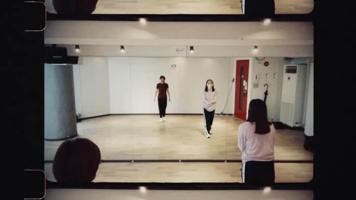 伊藤千晃のインスタグラム：「一年ぶりかな！？ってくらい久々に踊ってみました👯‍♀️ ⁡ ⁡ #楽しい #☺️」