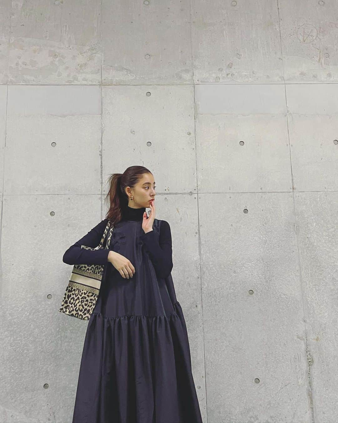 新木優子さんのインスタグラム写真 - (新木優子Instagram)「先日の私服  tops : @stylings_official  onepiece : @ceciliebahnsen  bag : @dior  shoes : @togaarchives  earring : @okss2121 × @sly_official   #撮影の時だけマスク外しています🙇🏻‍♀️✨」7月8日 22時52分 - yuuuuukko_