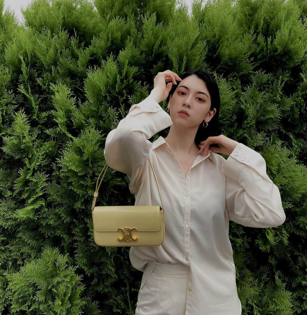 三吉彩花さんのインスタグラム写真 - (三吉彩花Instagram)「tops: @okss2121 × @sly_official   bottoms: @okss2121 × @sly_official   bag: @celine   earring: @celine   #ootd #みよしんぷる #emma #sly #celine」7月8日 23時33分 - miyoshi.aa