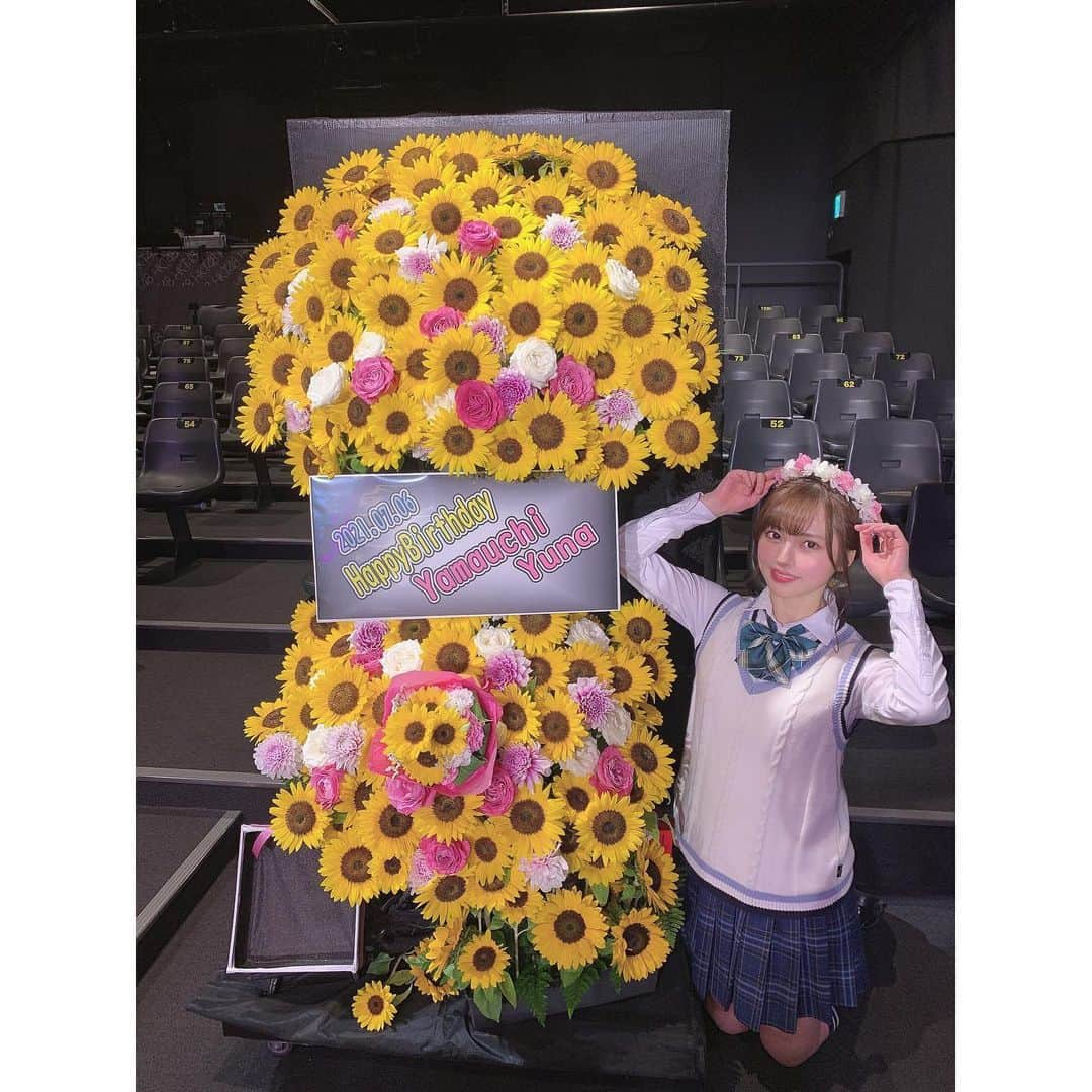 山内祐奈さんのインスタグラム写真 - (山内祐奈Instagram)「🌻❤︎ 素敵な1日だったなぁ☺️♡ みんなに言いたいことちゃんと伝えられたし こんなに温かいファンのみんなに お祝いしてもらえたから22歳も頑張れます☺️ ありがとう♡」7月8日 23時51分 - yuna_hkt48