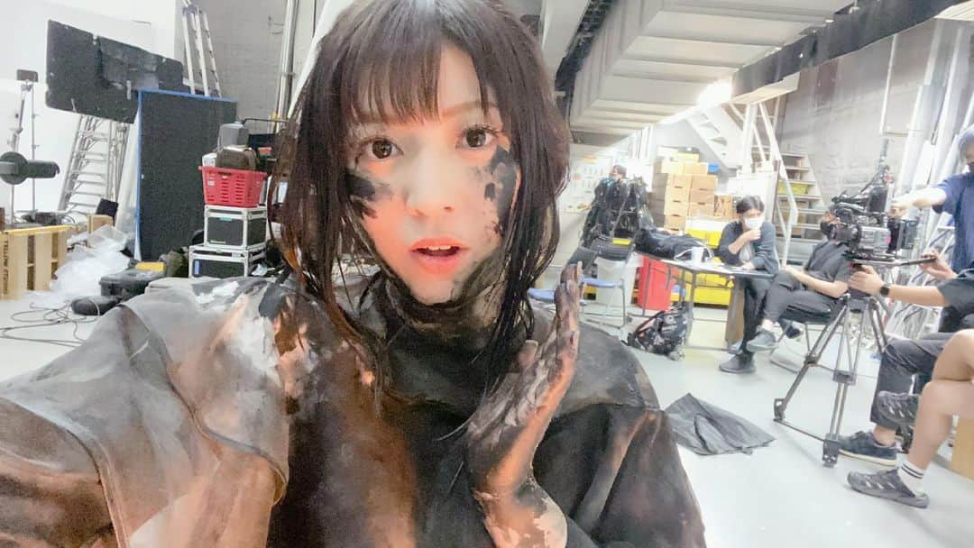 鈴華ゆう子のインスタグラム：「手相がくっきりした。  #カンパニュラ  #鈴華ゆう子」