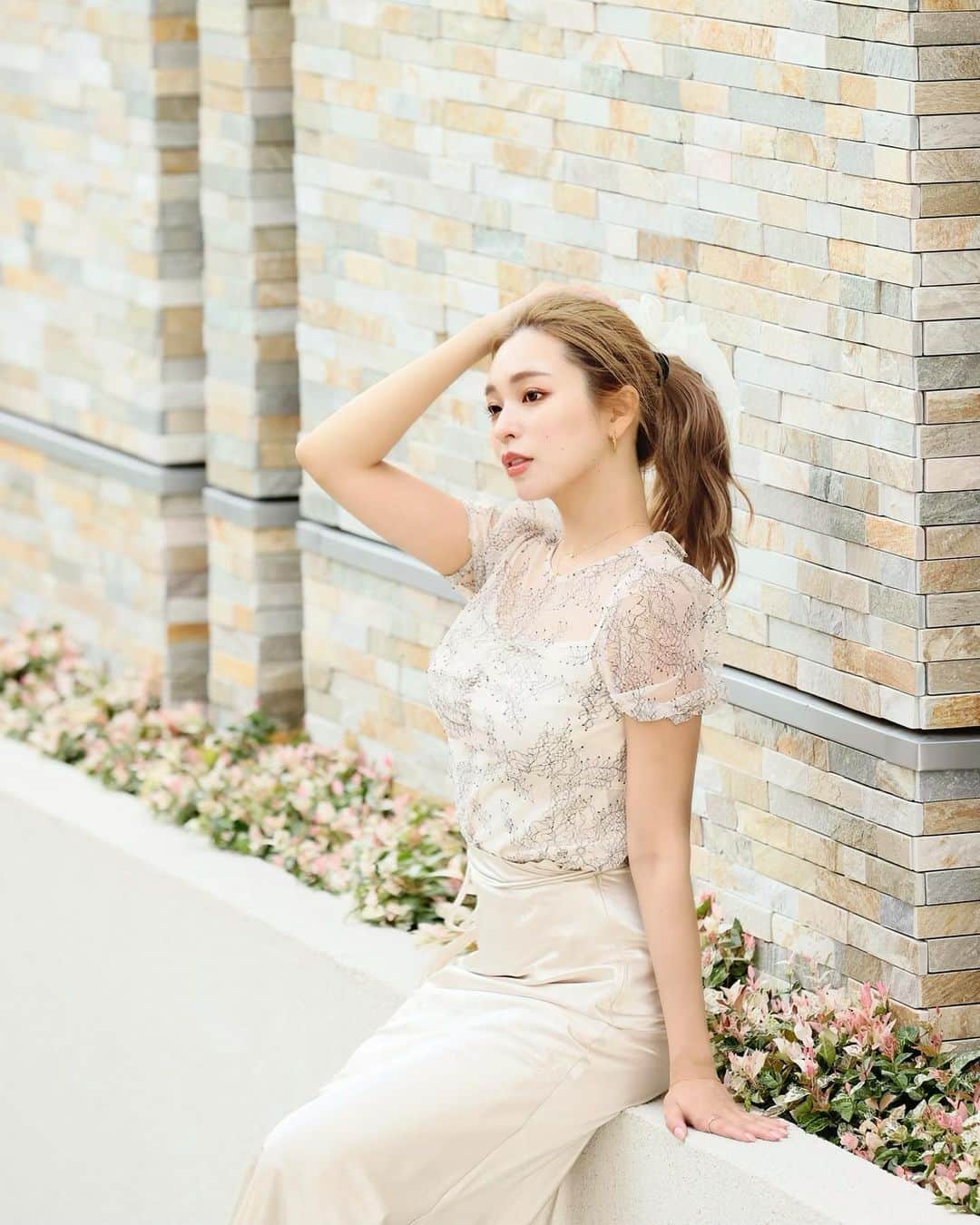 Hitomiのインスタグラム：「❤︎  本日は撮影です☺️🌼 大好きな人たちに会えるし 今日も楽しい一日になりそう〜🥺 がんばろっと❤️☺️🐾  phot by @shinichiyasuda   #cyberjapan #cyberjapandancers #サイバージャパン #サイバージャパンダンサーズ」