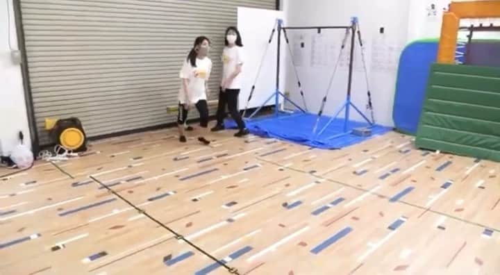 竹本茉莉のインスタグラム：「. はじめてとびばことべた！ 大人になってからできることが増えるの とっても嬉しいことだなとしみじみ。 ビフォーがひどいので見てください ⇨ https://youtu.be/YZYeegXtRpY」