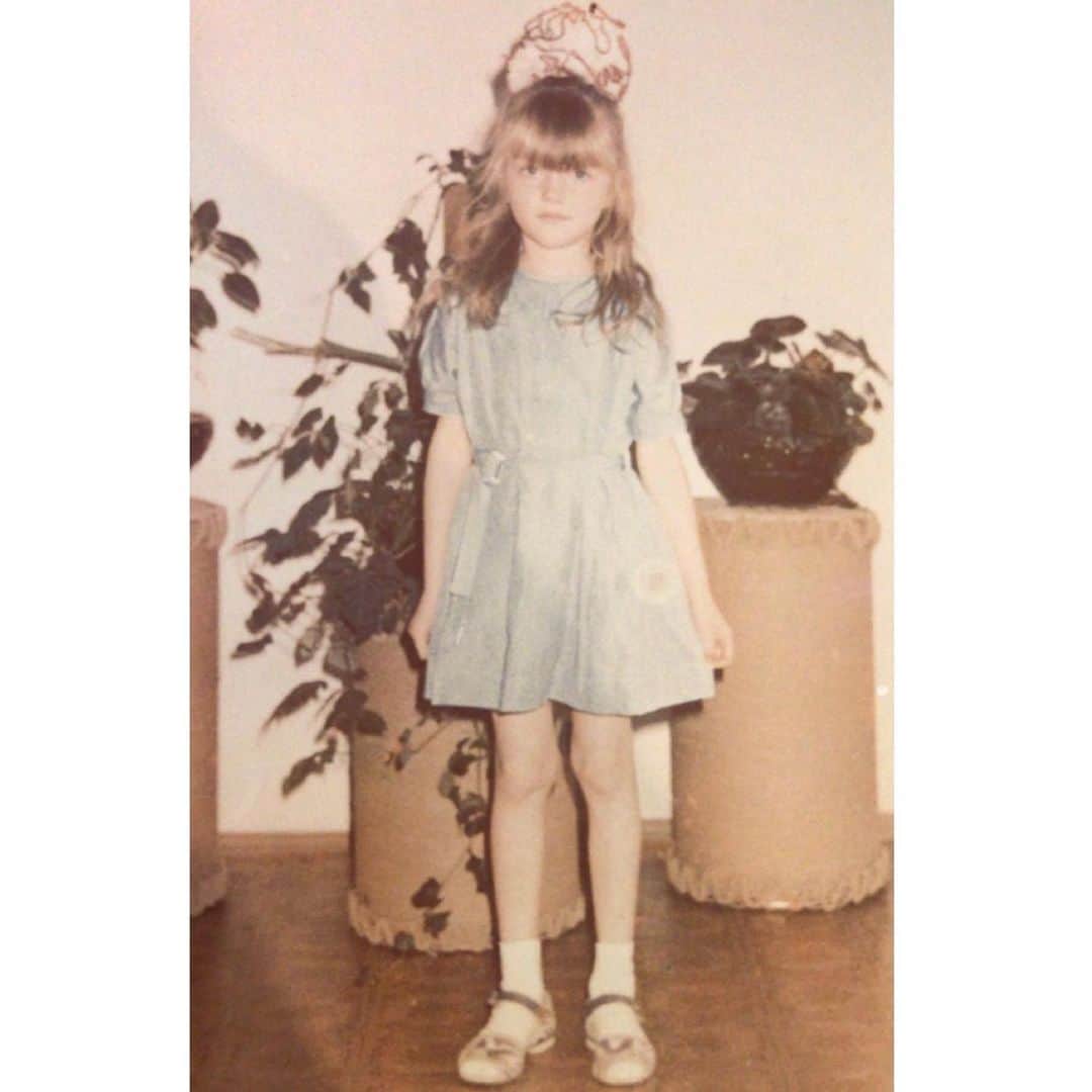 ヴラダ・ロスリャコヴァのインスタグラム：「This little girl had no idea… #HappyBirthdayToMe」