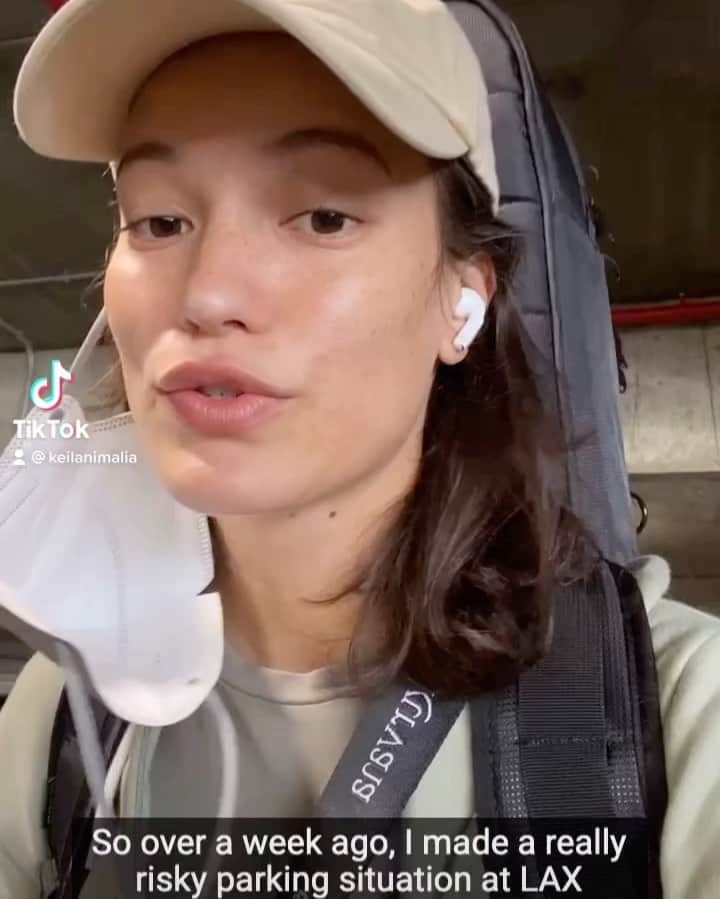 Keilani Asmusのインスタグラム：「Yo yo yo I made a tik tok so I can showcase my stupidity and finally understand what the hell my younger brothers are saying nowadays. It has been less than a day and I have already wasted half of it by scrolling incessantly through funny skits (is that what the kids are calling it??). Wish me luck.」