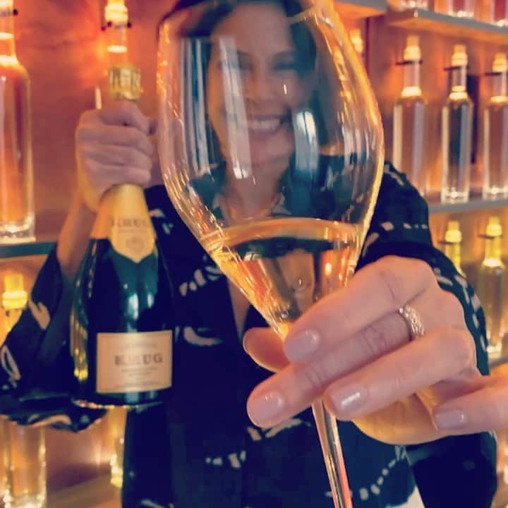のインスタグラム：「Thank you @krugchampagne for the tasting. My first time to the #champagne region was #spectacular 🥂💖#illbeback #girlstrip #travelling #solucky#eiffeltower」