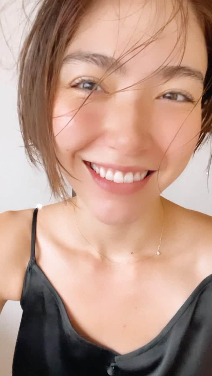 ダンシーシャノン美沙のインスタグラム：「My morning beauty routine💫👼✨赤ちゃんが１本のんでも大丈夫な歯磨き粉😆身体にきちんと栄養いれて１日を始めるよ🕊💕みんなも良い１日をね ☺️」
