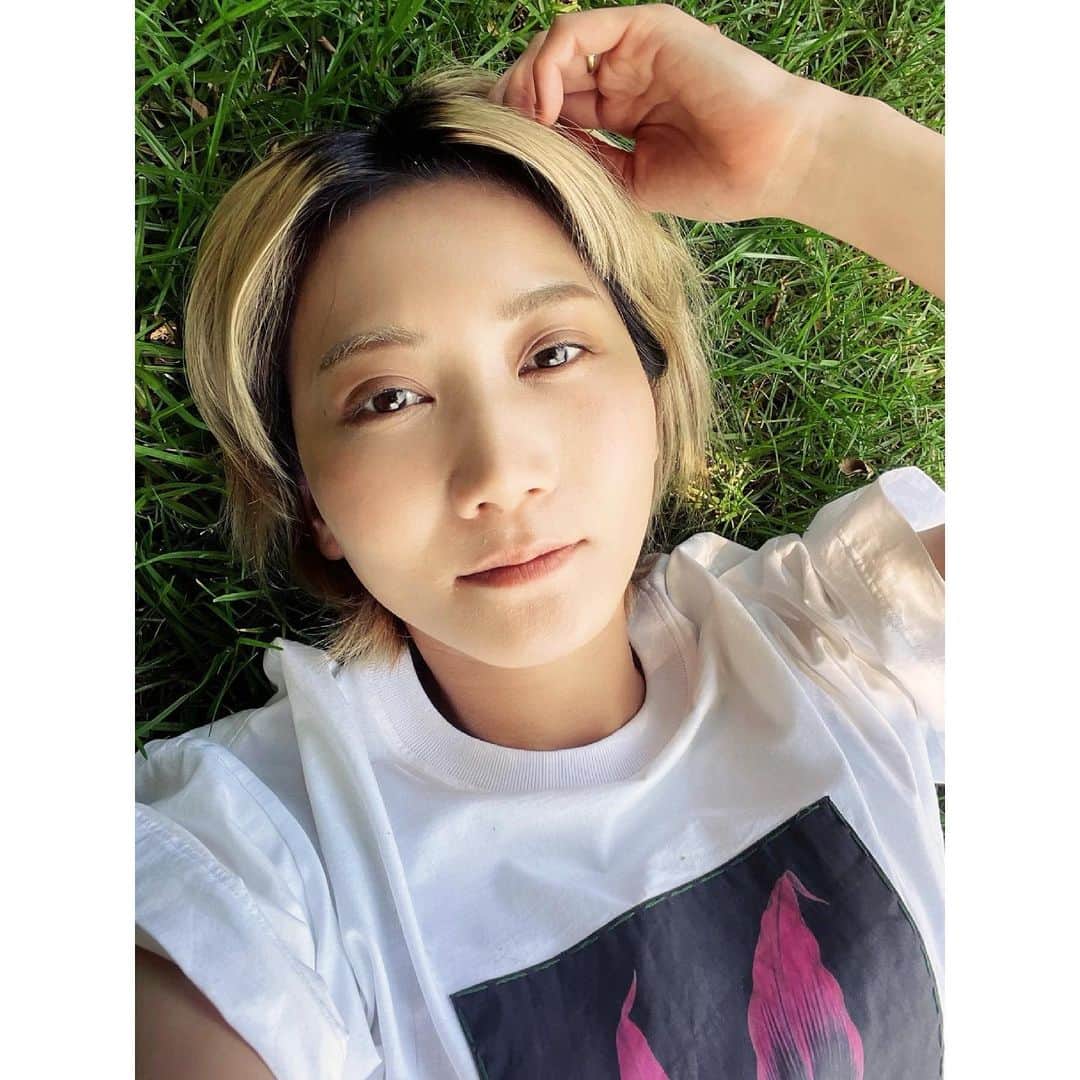 Saoriさんのインスタグラム写真 - (SaoriInstagram)「最近英語を習い始めた三歳の息子は、　 昆虫や爬虫類に興味津々。  「CentipedeとBee がいる！」 「Spiderもいる！」 「Grasshopper見つけたー！」   汎用性のない英単語ばかり 覚えて帰ってきます。  My three years old son started to study English. He loves bugs so he said “there is centipede and bee!be careful”, “I found grasshopper”like that. He couldn’t introduce hisself but He knew bugs name in English even I didn’t know.」7月9日 8時11分 - saori_fujisaki