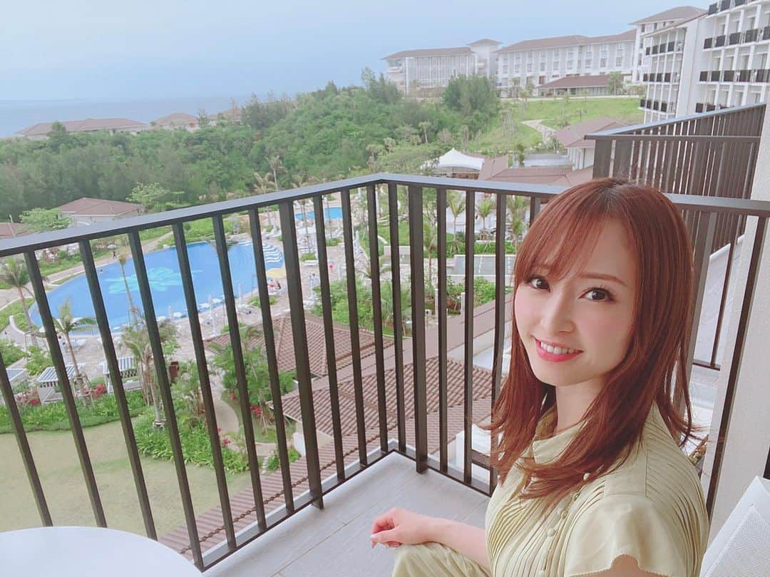 梅本静香さんのインスタグラム写真 - (梅本静香Instagram)「最高だったハレクラニ沖縄🌺🌴🐠 また絶対行きたい😆  4日間癒された〜！ 朝食バイキング美味しすぎて食べたいものありすぎて毎日食べすぎた🤣  #ハレクラニ沖縄 #時差投稿 #沖縄 #沖縄旅行 #沖縄ホテル」7月9日 9時26分 - shizuka0523xx