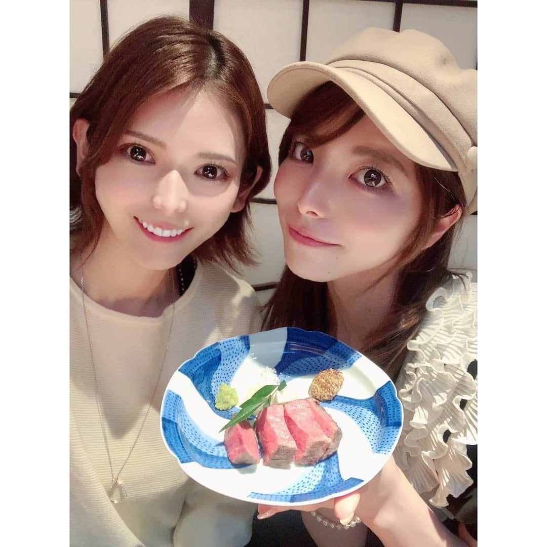 上原亜衣さんのインスタグラム写真 - (上原亜衣Instagram)「@tabe_megumi ちゃんと @akasaka_kyo さんへ💗  お肉も海鮮も美味しい☺️💗  グルメ友達嬉しい😆💗  お食事は @ai_yakiniku に載せます☺️  #肉割烹  #赤坂グルメ」7月9日 10時43分 - ai_uehara_ex