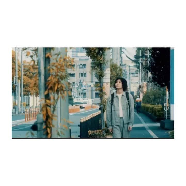 畦田ひとみのインスタグラム：「. 昨日の情報解禁に続き 嬉しいお知らせです。 . 映画『虹が落ちる前に』 . カナザワ映画祭2021『期待の新人監督部門』 に選出いただきました。 . カナザワ映画祭 は2年前の2019年、  出演しました　Koji Uehara監督 短編映画#000(シャープスリーオー) が選出され映画チームのみんなで 金沢に行き、素敵な時間を過ごした とても思い出のある映画祭です。 . 今回長編となり、また同じ映画チームで、 さらに新しく素晴らしい出演者と共に 参加できる事がすごく嬉しいです .  カナザワ映画祭2021 9月18日(土)～20日(月・祝) 会場：金沢21世紀美術館シアター２１ . 『虹が落ちる前に』は 9月19日(日)11:25より上映予定です。 . #虹が落ちる前に #虹落ち #カナザワ映画祭 #カナザワ映画祭2021」