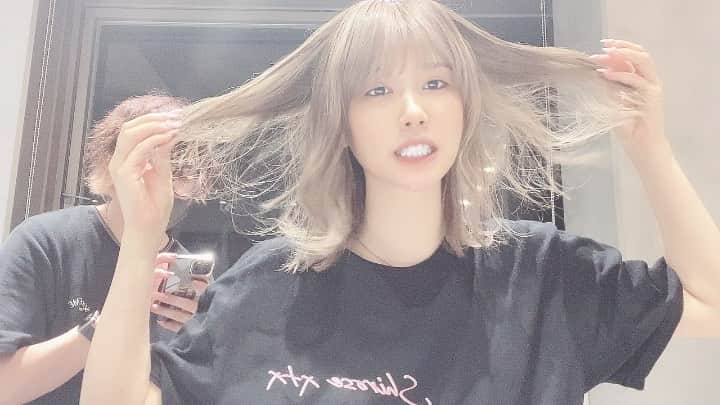 涼宮琴音のインスタグラム：「美容院行ってきたよ(^^) いつも可愛い髪にしてくれて ありがと💁‍♀️🌸 @k_ese_k」