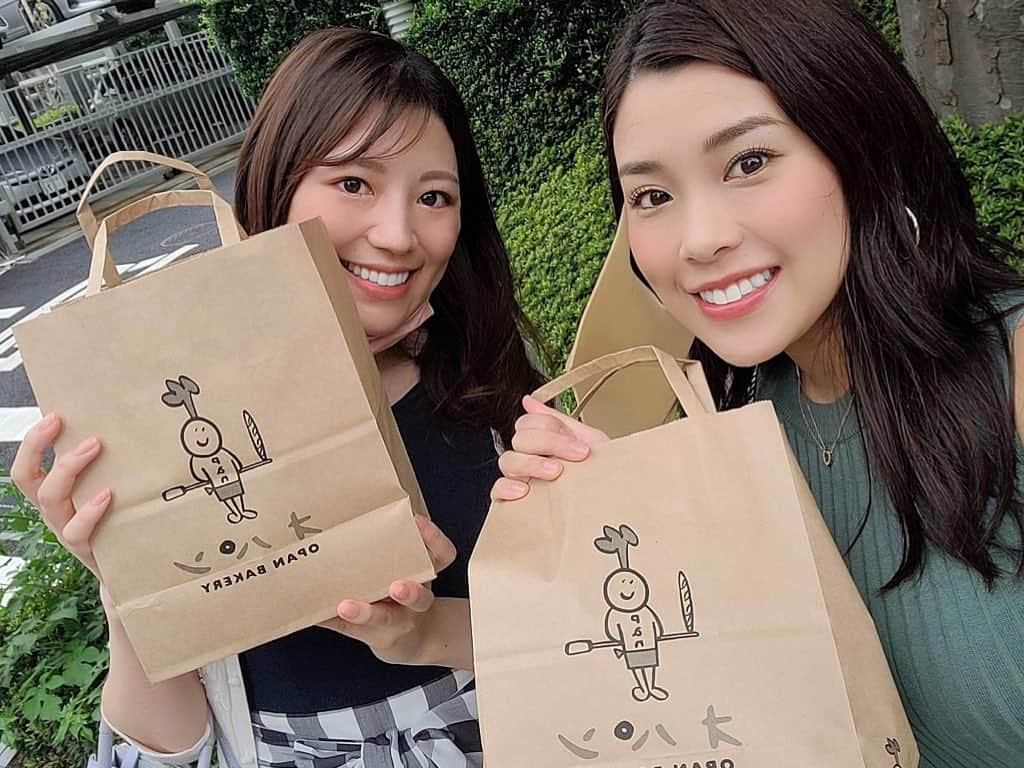 穂波はるのインスタグラム：「わーいっ🙌 念願の瑞穂さんとランチ行ってきましたーっ🍽💕  おすすめと聞いてたお店も雰囲気よくて かわいいパン屋さんも寄れたし大満足💫  初対面で図々しくご飯行きましょう〜！！！って言ったのに こんなにもすぐに叶えてもらえるとは🥳🥳  色んなこといっぱい話せてなんせ楽しかったです❤️❤️  #グラビア #グラビアアイドル #グラドル #gravure #sexy #コスプレ #gravureidol  #gravuremodel  #팔로우」