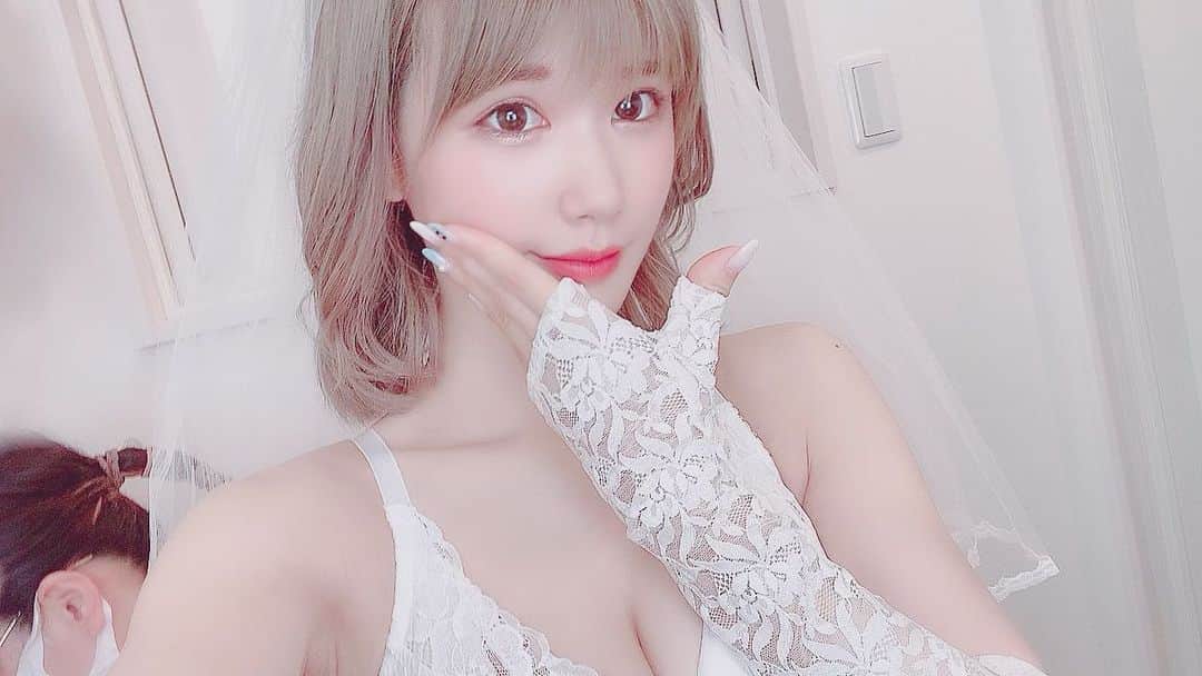涼宮琴音のインスタグラム：「ずっと雨やね(´・ω・｀)」