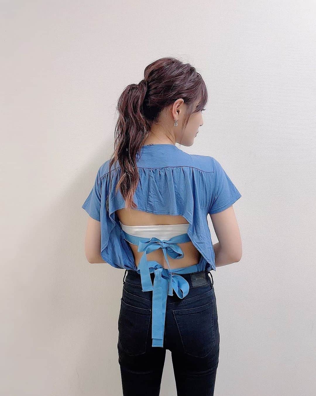 のインスタグラム：「痩せたからって調子乗った私服😜💓  #私服 #スキニー #前はきつかったのに緩くなってた #今なら自信持って履ける #背中丸出し #露出度高め  #これで電車乗ってます #もう夏だしいいですよね #こんな女子どうですか」