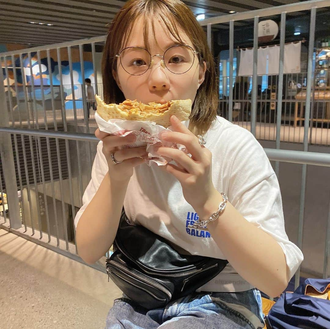 真奈さんのインスタグラム写真 - (真奈Instagram)「よく見るとめちゃんこ 付いてる……🧏🏻‍♀️  #まなてぃのふく #froclub #baransa #サウナ飯」7月9日 19時59分 - manatmnt0116