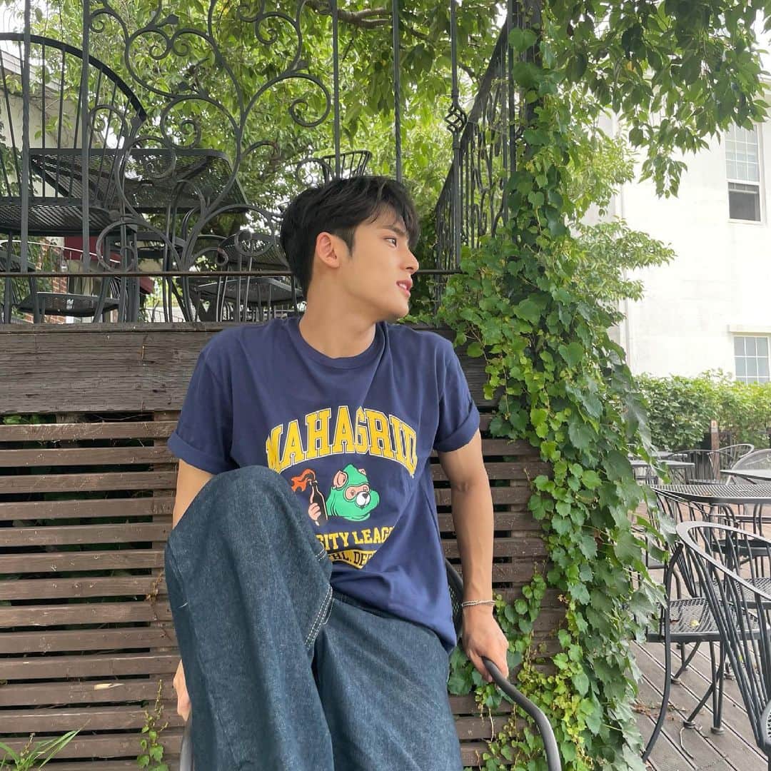 ミンギュのインスタグラム：「덥다더워💛」